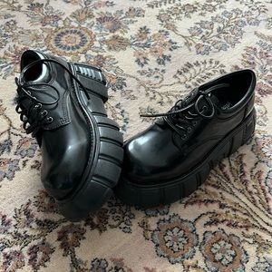 Jeffrey Campbell Barge Platform Derby Size 6 1/2